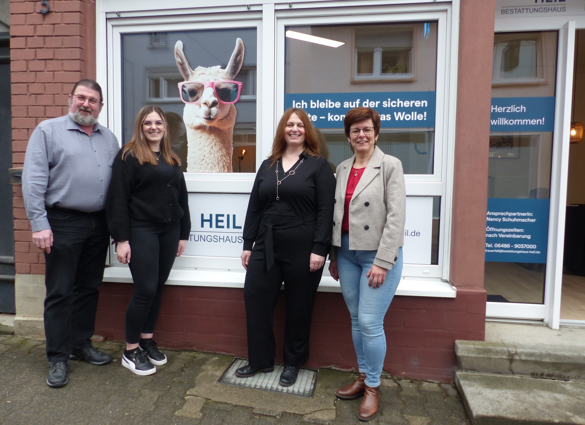 Zu dem Foto: Von links Lars Denninghoff, Corinna Weber, Nancy Schuhmacher, Petra Popp 