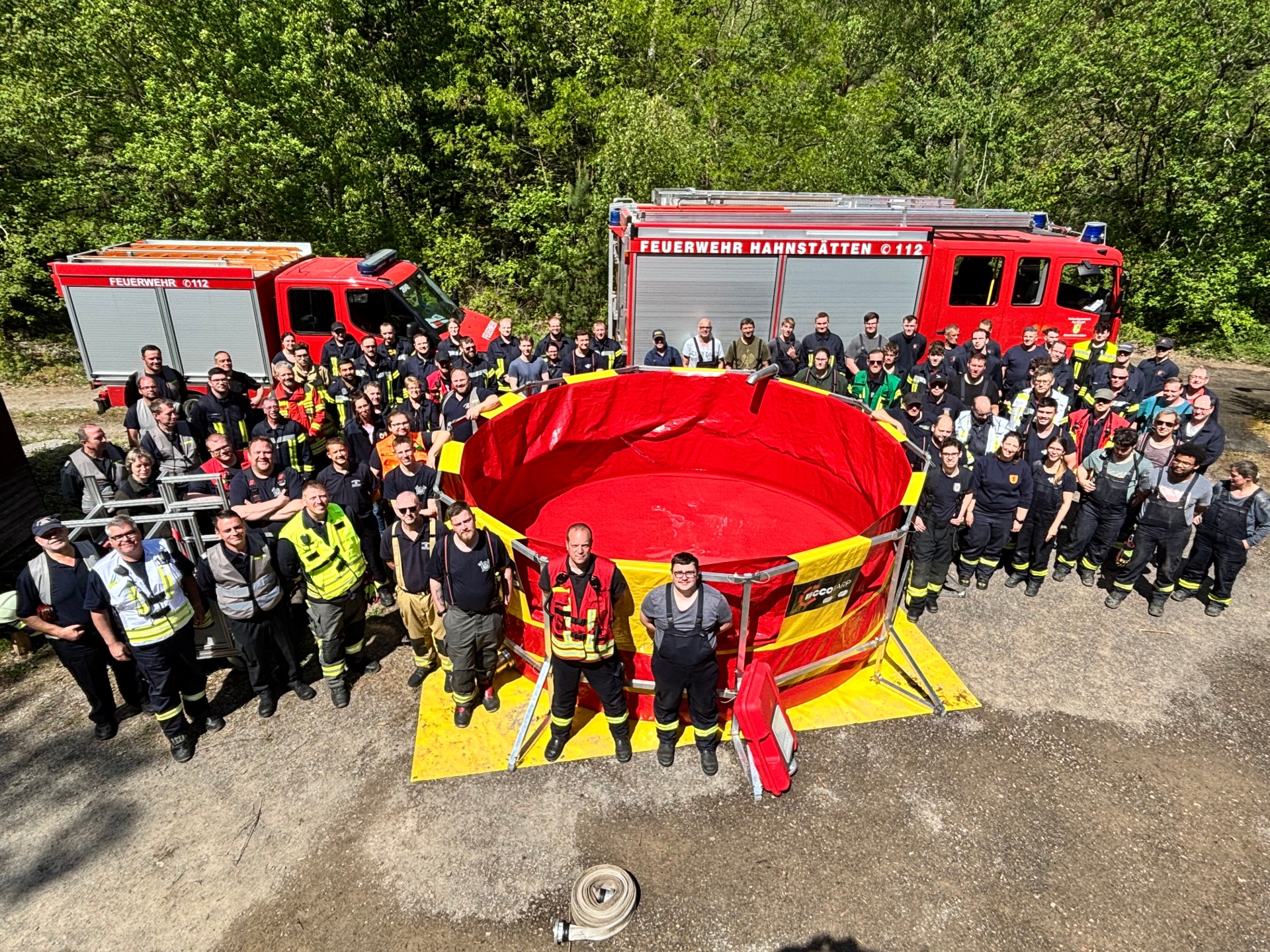Das Bild zeigt die Feuerwehrkräfte bei der Umfangreiche Vegetationsbrandübung sowie mehrere Brandeinsätze am Samstag in Katzenelnbogen