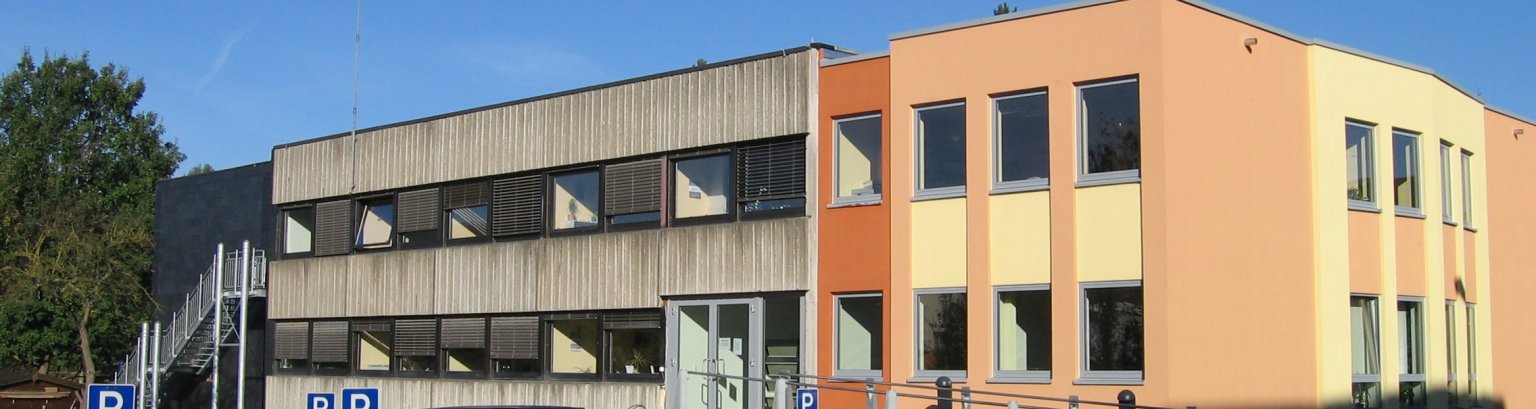 Zu sehen ist das Verwaltungsgebäude in Hahnstätten