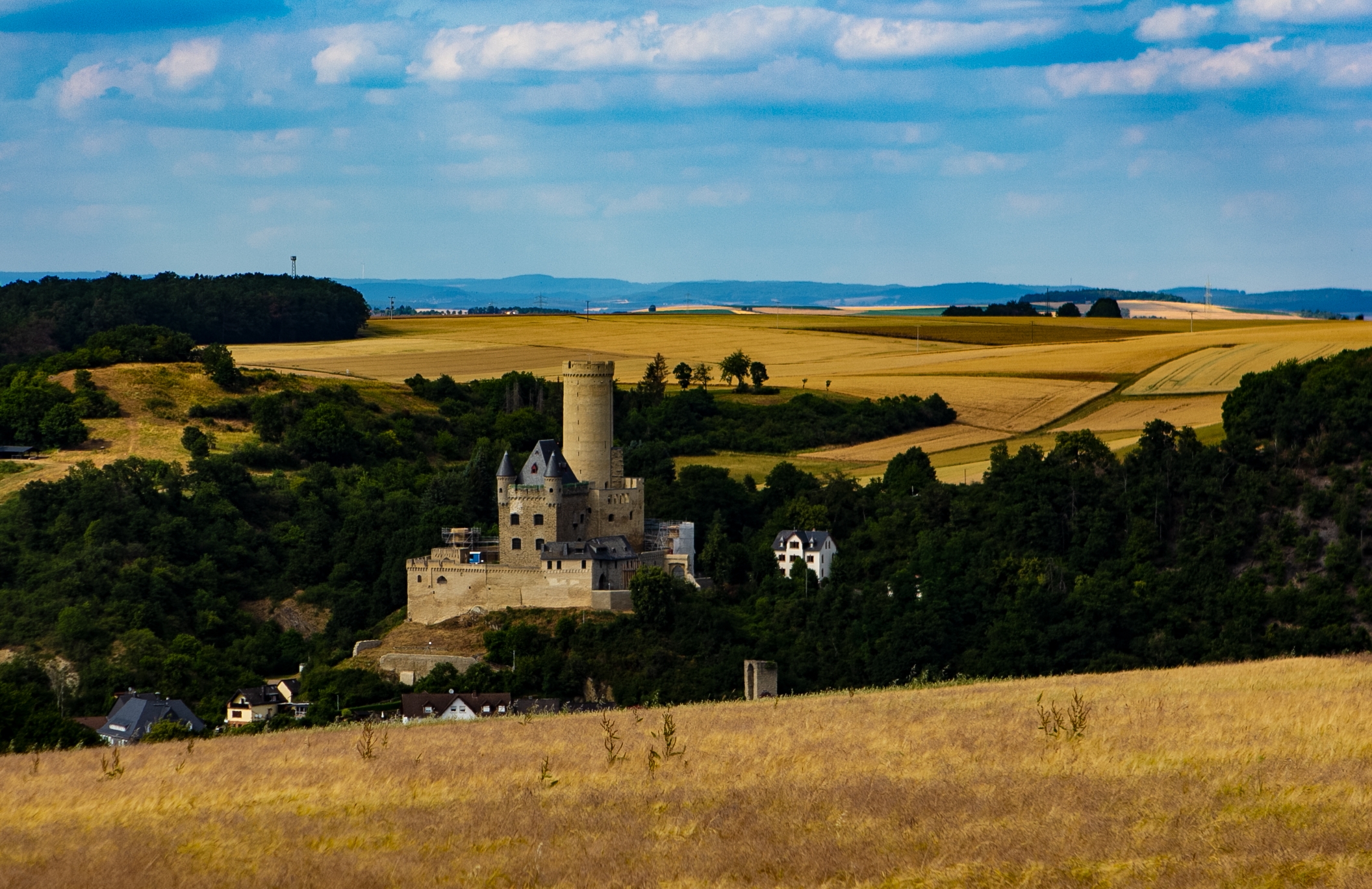 Zu sehen ist die Burg Schwalbach
