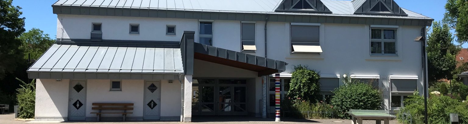 Zu sehen ist die Grundschule Niederneisen