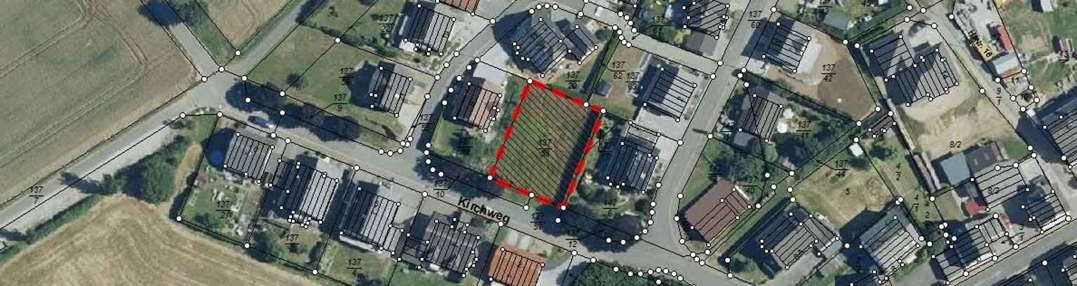 Hier sieht man ein Luftbild mit Liegenschaftskarte.