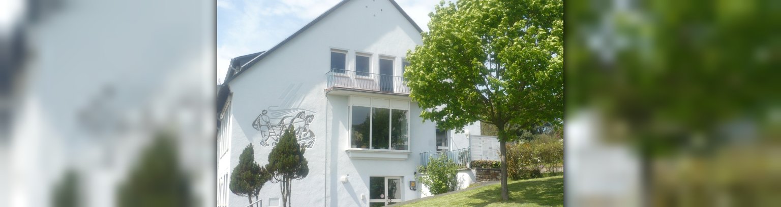 Zu sehen ist das Verwaltungsgebäude der VG Aar-Einrich am Standort in Katzenelnbogen